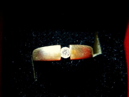 Schöner damenring mit diamant - schöner,